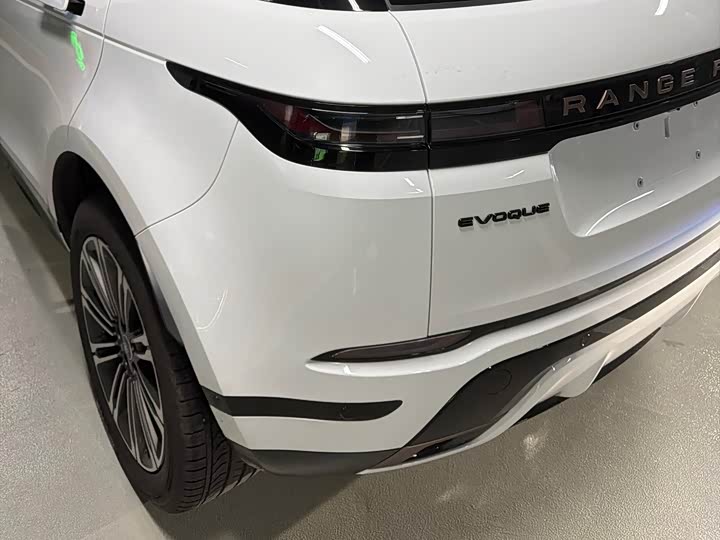 Land Rover Range Rover Evoque L, 2026 — фото 6 из 9
