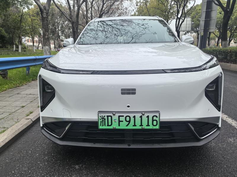 Geely Galaxy L7, 2024 — фото 2 из 9