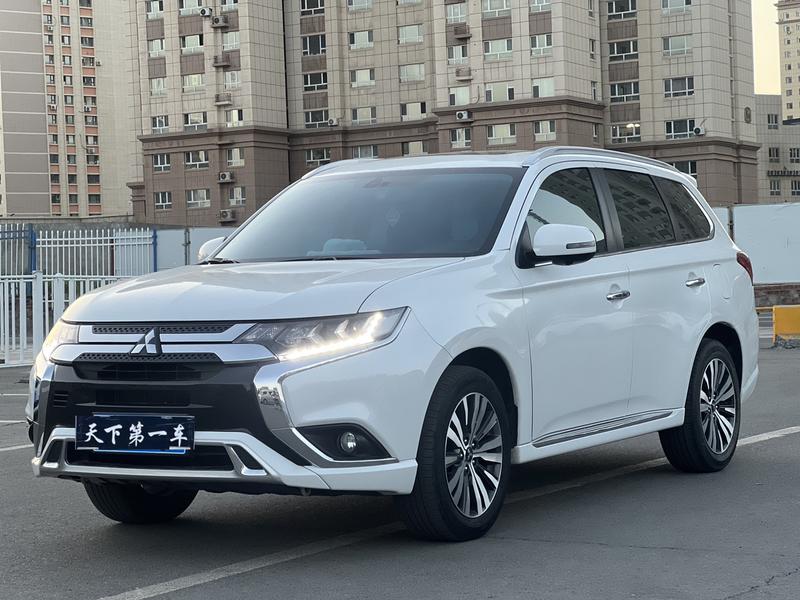 Mitsubishi Outlander, 2022 — купить в Иванове под ключ