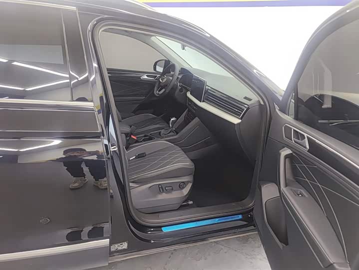 Volkswagen Tiguan L Pro, 2025 — фото 8 из 9