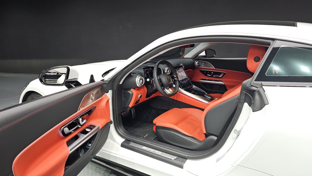 Mercedes-Benz AMG GT, 2025 — фото 10 из 12