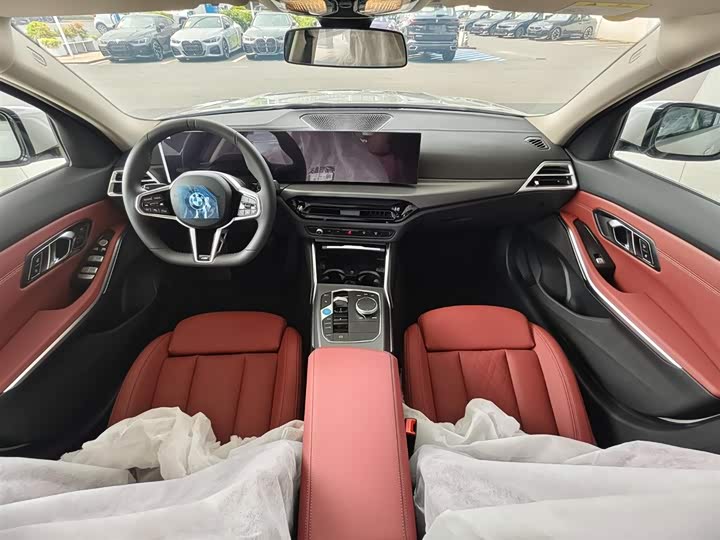 BMW i3, 2025 — фото 8 из 9