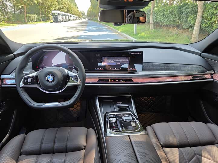 BMW 7 Series, 2023 — фото 6 из 9