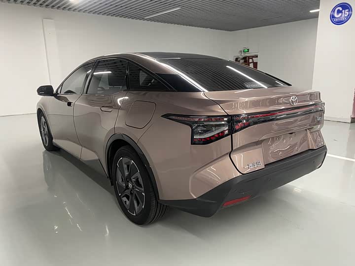 Toyota bZ3, 2023 — фото 8 из 9