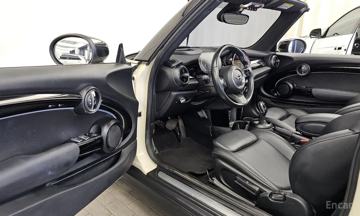 Mini Cooper Convertible, 2021 — фото 10 из 12