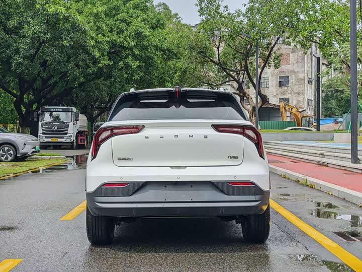 Geely Geometry E Firefly, 2024 — фото 5 из 9