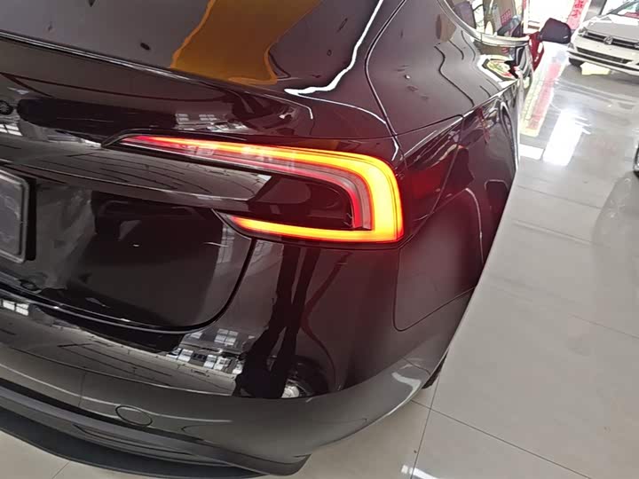 Tesla Model 3, 2025 — фото 8 из 9