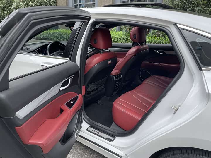 Geely Emgrand GT, 2022 — фото 5 из 9