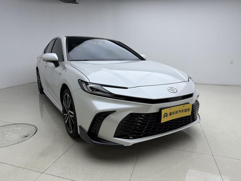 Toyota Camry, 2025 — фото 3 из 12