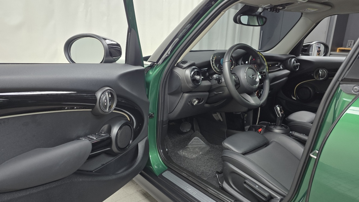 Mini Cooper, 2021 — фото 10 из 12