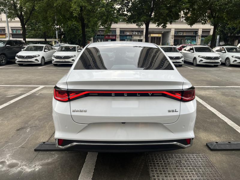 Geely Emgrand L, 2023 — фото 5 из 11