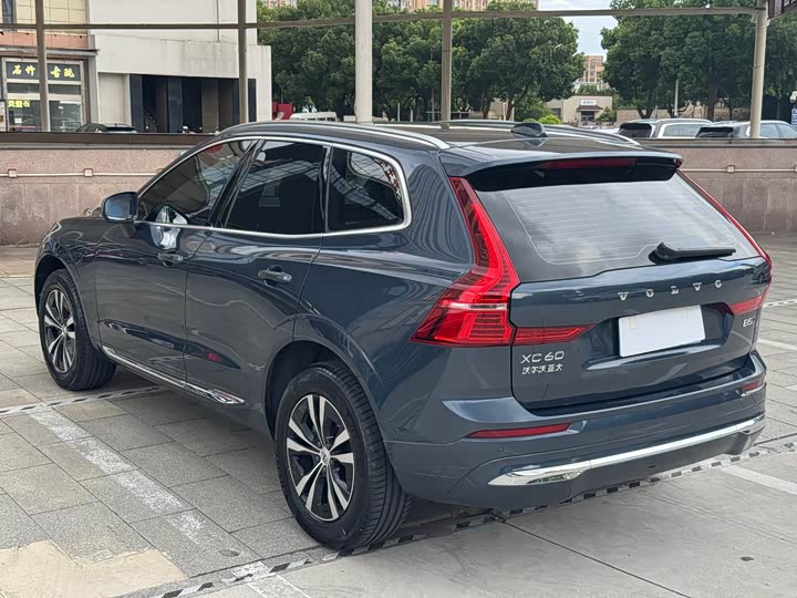 Volvo XC60, 2024 — фото 4 из 9