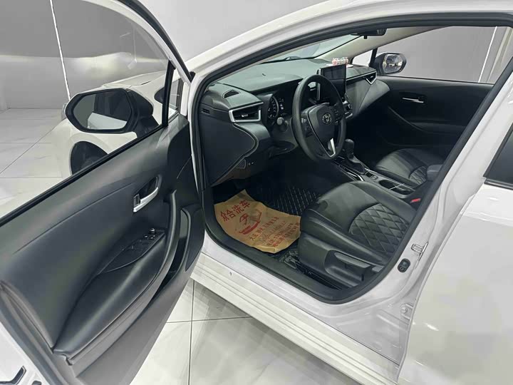 Toyota Corolla, 2023 — фото 8 из 9
