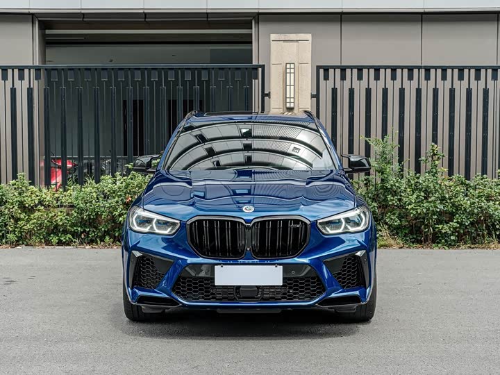 BMW X5 M, 2022 — фото 2 из 9