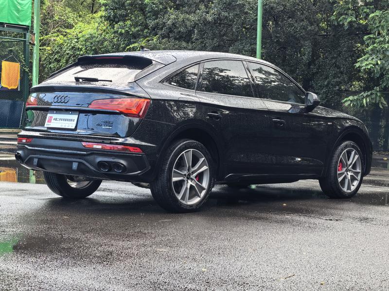 Audi Q5L Sportback, 2023 — фото 7 из 12