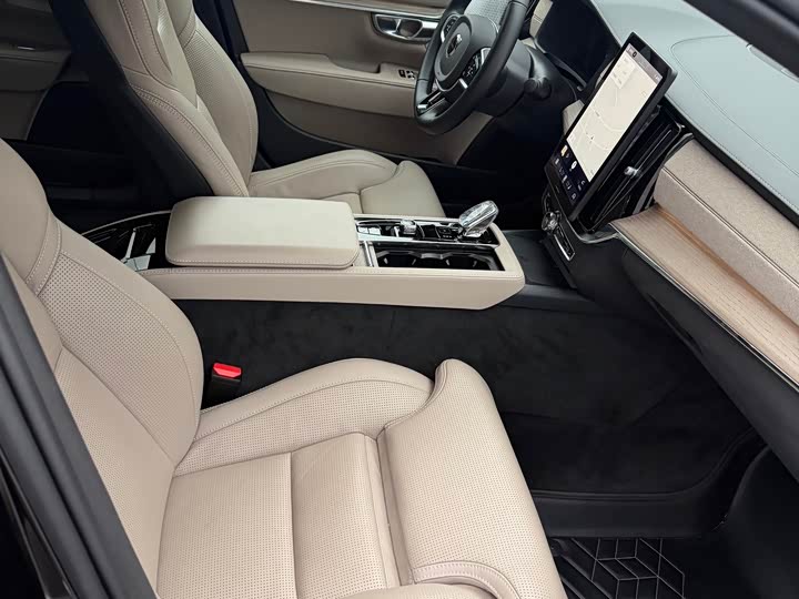 Volvo S90 Hybrid, 2025 — фото 9 из 9