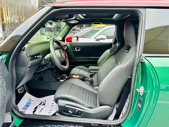Mini Mini JCW, 2025 — фото 5 из 9