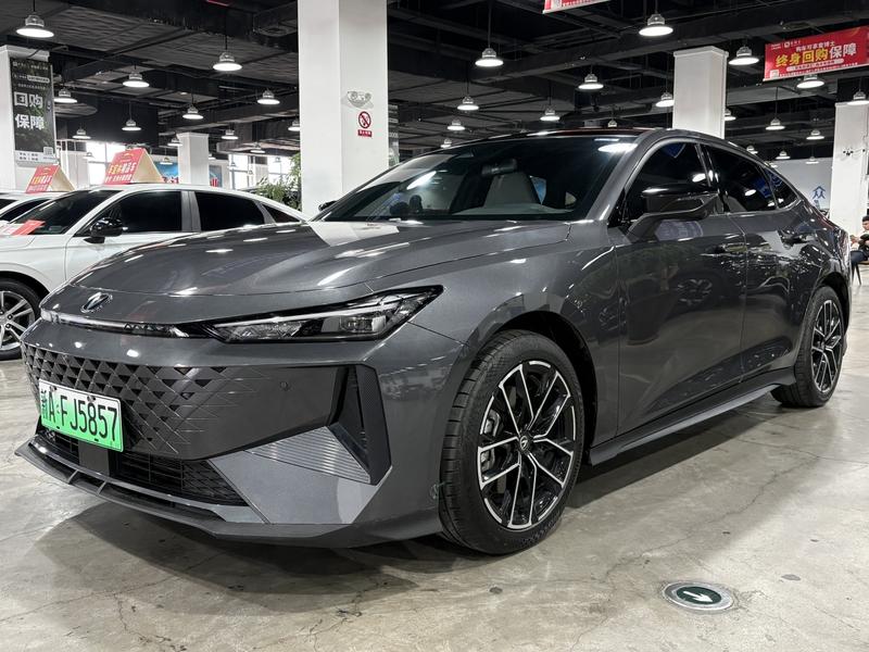 Changan UNI-V Hybrid, 2024 — купить в Оренбурге под ключ