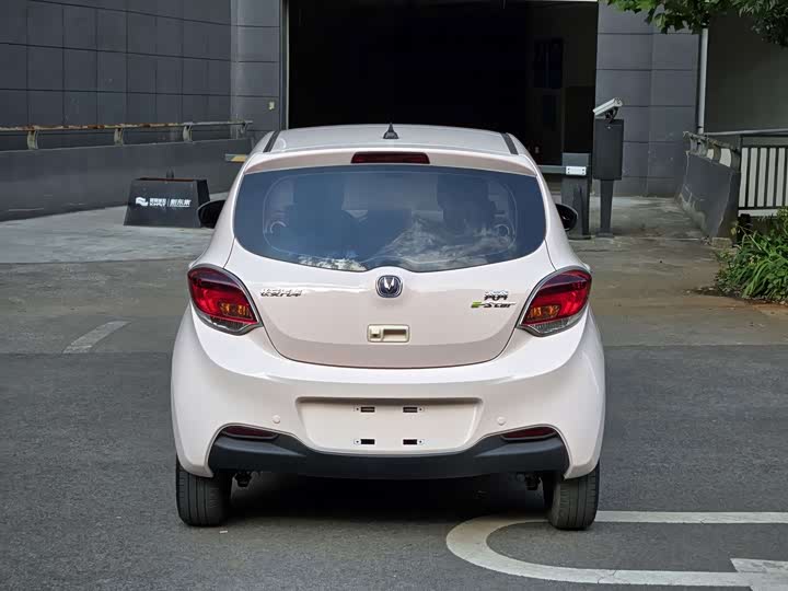 Changan BenBen E-Star, 2022 — фото 4 из 9