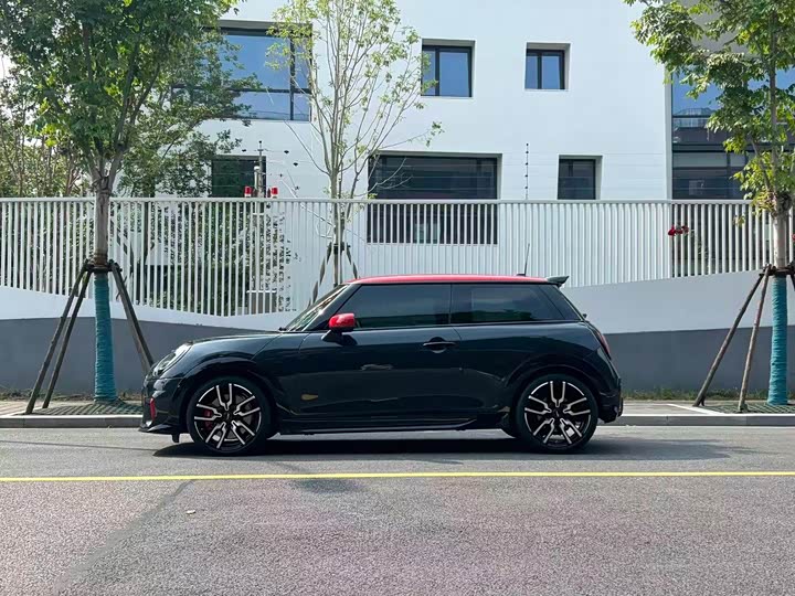 Mini Mini JCW, 2025 — фото 5 из 9