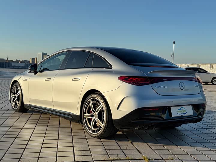 Mercedes-Benz EQE AMG, 2023 — фото 7 из 9