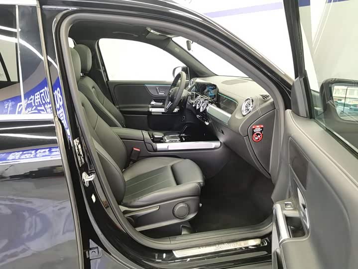 Mercedes-Benz GLB-Class, 2021 — фото 8 из 9