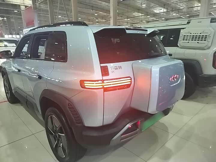 BYD FangChengBao Titanium 3 (Tai 3), 2025 — фото 5 из 9
