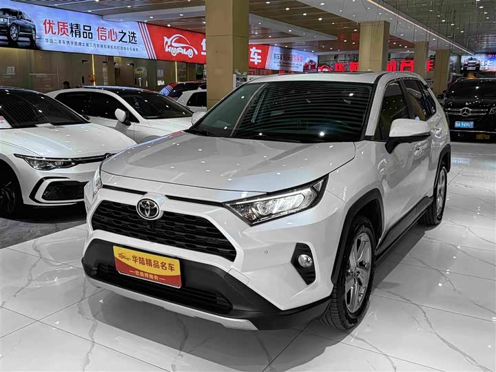 Toyota RAV4, 2023 — купить в Казани под ключ