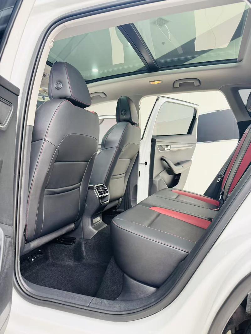 Skoda Karoq, 2023 — фото 12 из 12