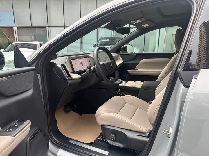 Volvo XC70 Hybrid, 2025 — фото 8 из 9