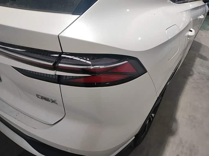 Roewe D5X DMH, 2024 — фото 8 из 9