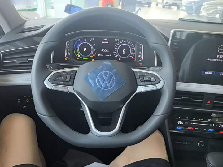 Volkswagen Tiguan L Hybrid, 2025 — фото 7 из 9