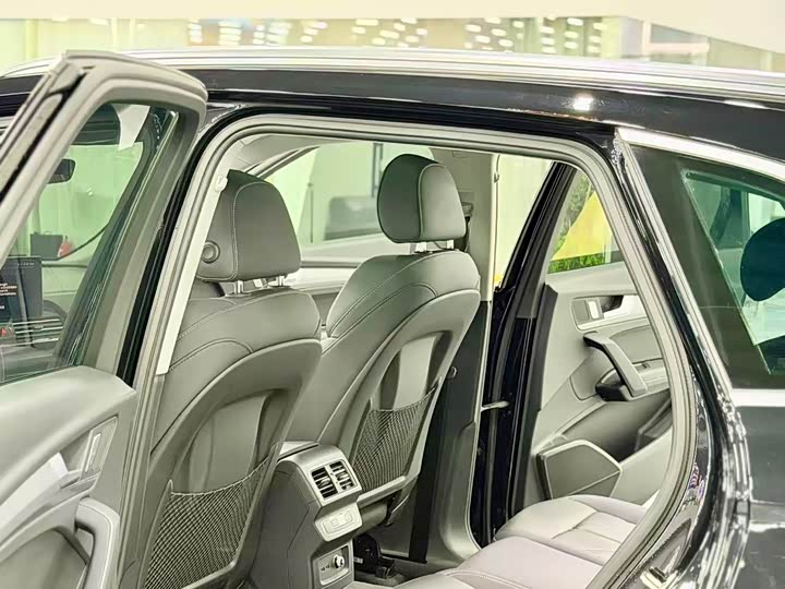 Audi Q5L, 2024 — фото 9 из 9