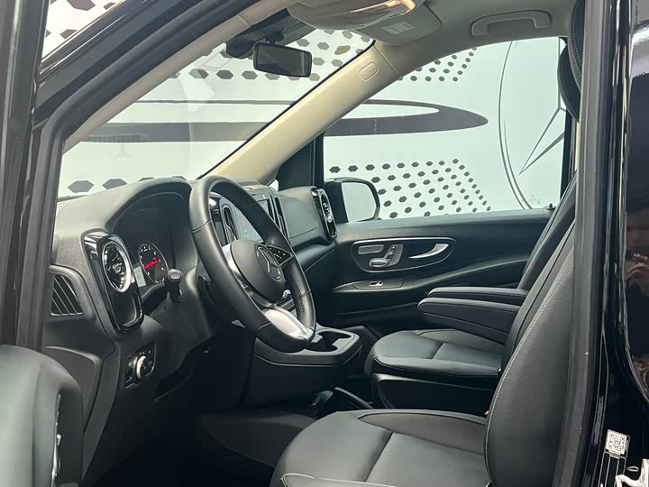 Mercedes-Benz Vito, 2025 — фото 6 из 9