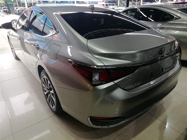 Lexus ES, 2021 — фото 5 из 12