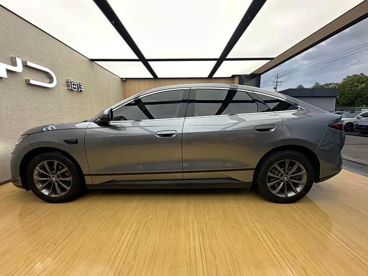 BYD Qin L, 2025 — фото 8 из 9