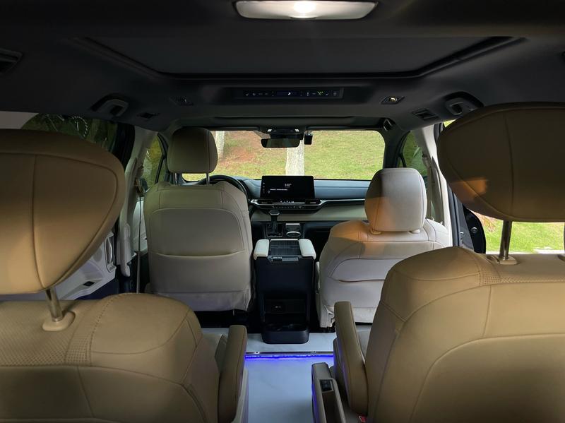 Toyota Granvia, 2022 — фото 11 из 12