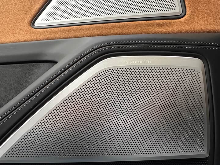 Audi A8, 2023 — фото 8 из 9