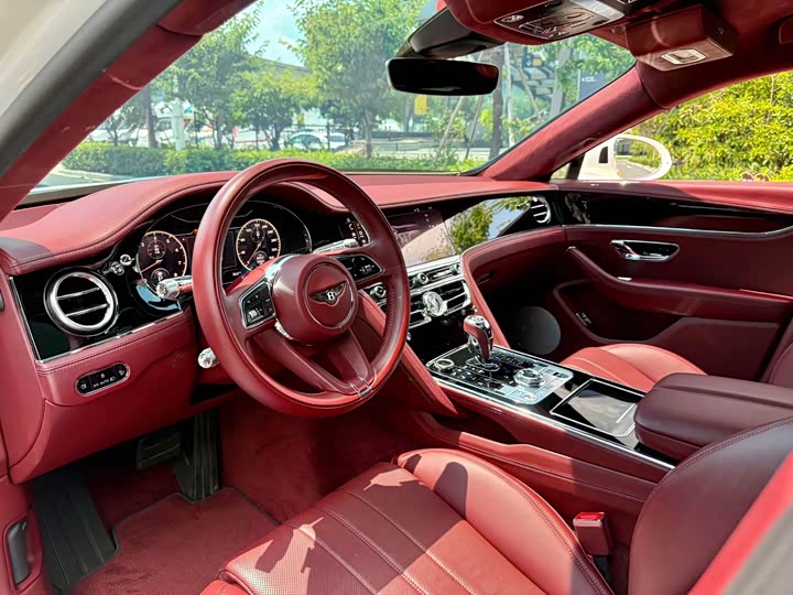 Bentley Flying Spur, 2022 — фото 4 из 9