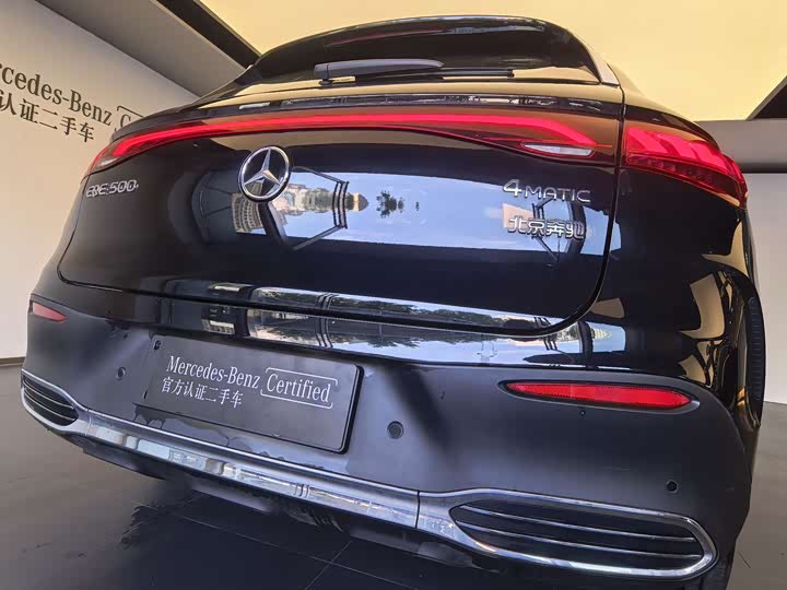 Mercedes-Benz EQE SUV, 2025 — фото 8 из 9
