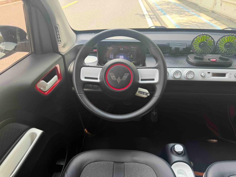 Wuling Mini EV, 2022 — фото 8 из 11