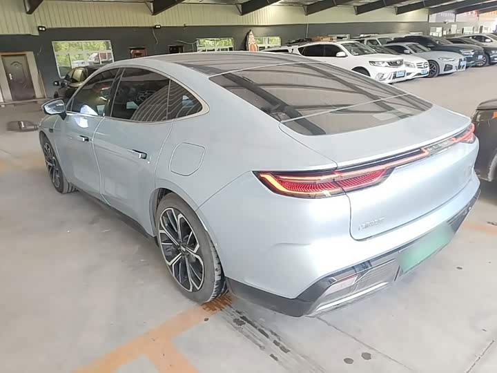 Geely Galaxy E8, 2024 — фото 5 из 9