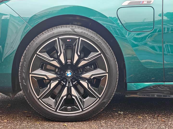 BMW i7, 2024 — фото 6 из 9