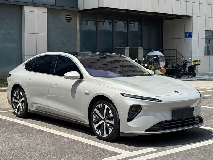 Nio ET7, 2023 — фото 8 из 9