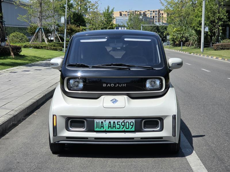 Baojun KiWi EV, 2022 — фото 2 из 11