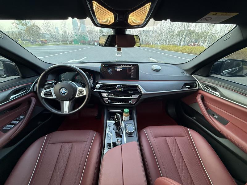BMW 5 Series Hybrid, 2022 — фото 7 из 11