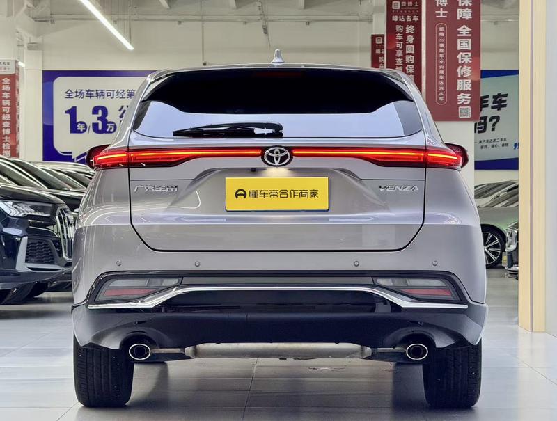 Toyota Venza, 2022 — фото 4 из 10