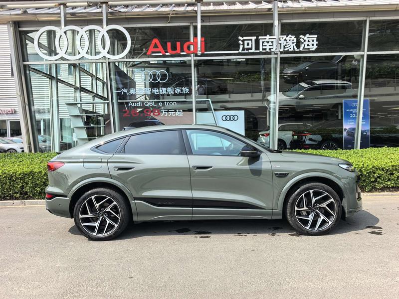 Audi Q6L e-tron Sportback, 2025 — фото 5 из 12