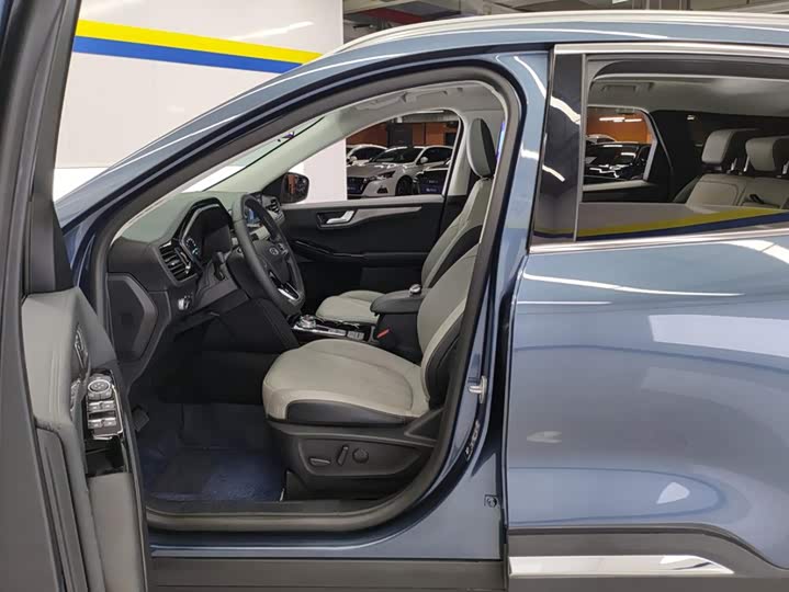 Ford Escape, 2022 — фото 9 из 9