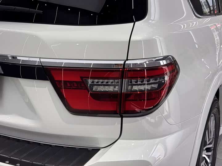 Nissan Armada, 2023 — фото 8 из 9